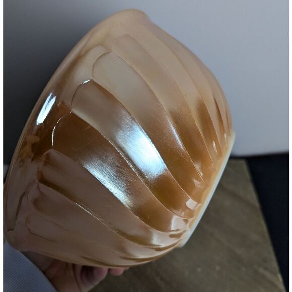 Fire KIng Peach Luster Swirl mixing bowl 8" - Picture 6 of 10